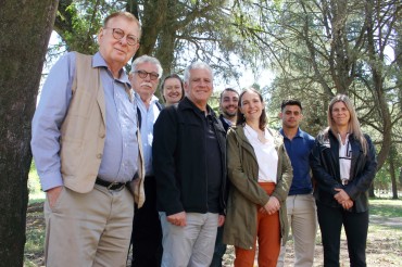 Inbioar research and development team invited doctors Helmut Walter and Stephen Duke a week of work in Rosario. Taking advantage of their visit, both foreign researchers gave the framework for a series of talks at the Faculty of Agricultural Sciences at the National University of Rosario